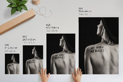 Wandposter Schwarz-weiße Eleganz mit einer starken Botschaft