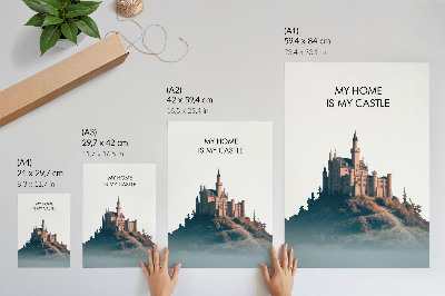 Wandposter Burg auf einem Hügel mit Nebel und Text