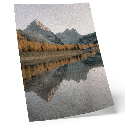 Poster Ruhiger See, Herbstbäume, Spiegelung der Berge, Natur