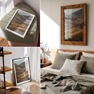 Wandposter Eine Berglandschaft mit einer einsamen Hütte inmitten der Natur