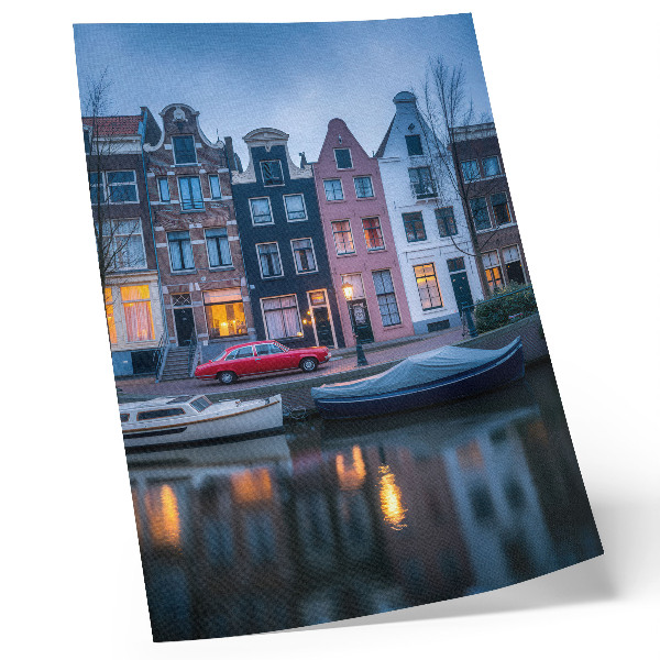 Poster Bunte Mietshäuser, Abendstimmung, spiegeln sich im Wasser