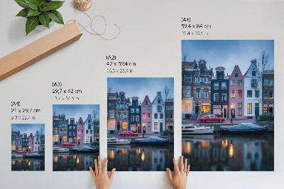 Poster Bunte Mietshäuser, Abendstimmung, spiegeln sich im Wasser