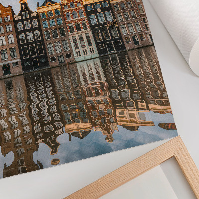 Wandposter Bunte Mietshäuser spiegeln sich im Wasserkanal wider