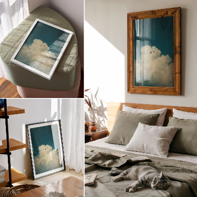 Poster Weiße Wolken, türkisfarbener Himmel, zwei Vögel, Weltraum