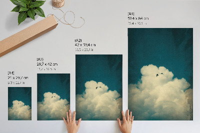 Poster Weiße Wolken, türkisfarbener Himmel, zwei Vögel, Weltraum