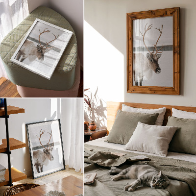 Wandposter Rentiere in einer Winterlandschaft mit beigem Fell