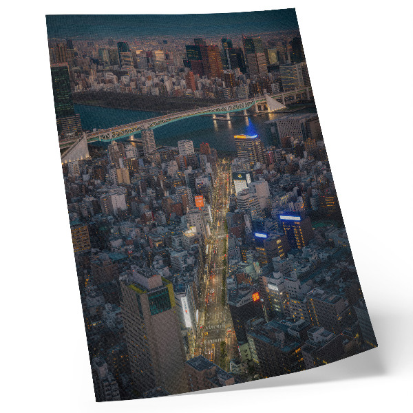 Poster Die Eleganz der nächtlichen Stadt aus Licht und Spiegelungen