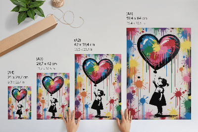 Poster Schwarz-weiße Figur mit einem bunten Graffiti-Herz