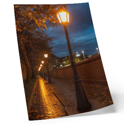 Poster Nachts leuchten die Laternen in den Gassen warm und friedlich.