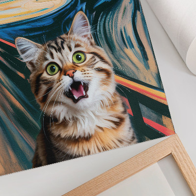 Poster Eine Katze vor dem Hintergrund eines farbenfrohen, abstrakten Gemäldes.