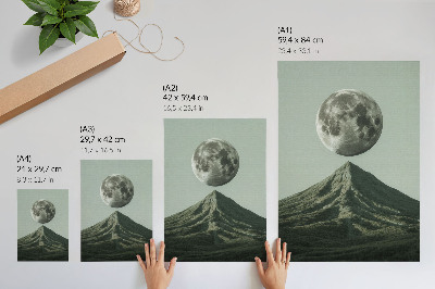 Poster Mond über dem Berg, grüne Farbtöne, geheimnisvolle Landschaft