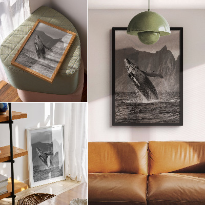 Kunstdruck leinwand Ein Foto eines springenden Wals vor dem Hintergrund von Bergen.