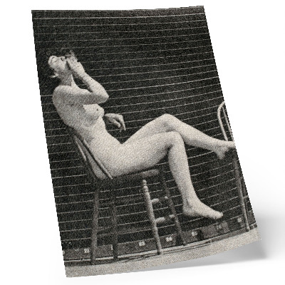 Wandposter Frau sitzt nackt auf einem Stuhl und raucht eine Zigarette, Eadweard Muybridge