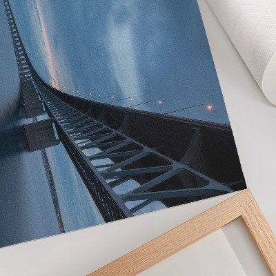 Poster Eine moderne Brücke über ruhiges Wasser