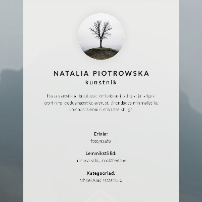 Poster Ein minimalistisches Winterhaus vor der Kulisse von Schnee