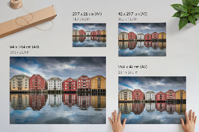 Poster kunstdruck Farbenfrohe Gebäude am Wasser – eine harmonische Komposition
