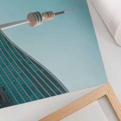 Poster Blauer Himmel, modernes Gebäude, Stadtturm