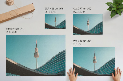 Poster Blauer Himmel, modernes Gebäude, Stadtturm