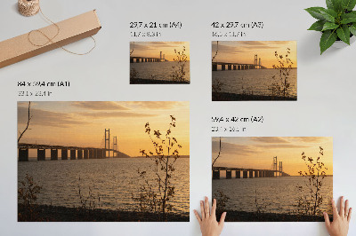 Kunstdruck poster Brücke bei Sonnenuntergang mit einem Baum