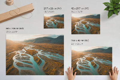 Poster Majestätischer Fluss, goldene Hügel, türkisfarbenes Wasser