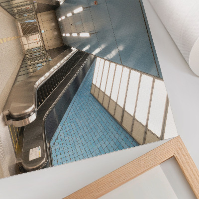 Poster Moderne Treppe mit blauen Fliesen und Symmetrie
