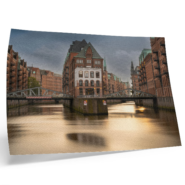 Poster kunstdruck Atmosphärische Architektur, Brücke, Abend, ruhiges Wasser
