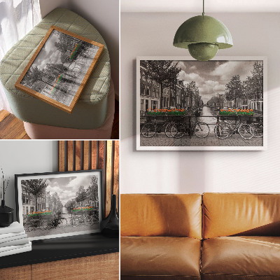 Poster Ein bezaubernder Blick auf den Kanal, Fahrräder, Tulpen, Schwarz und Orange.