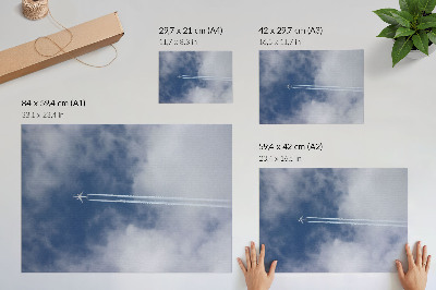 Poster Flugzeug im blauen Himmel mit weißen Streifen