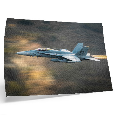 Poster Ein moderner Kampfjet im dynamischen Flug