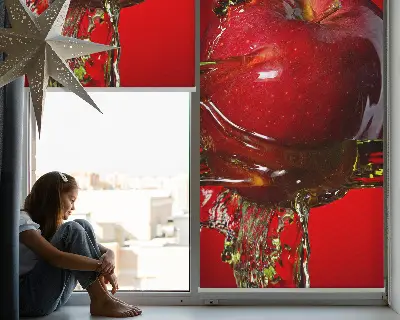 Rollo Fenster in der Farbe roter Apfel in der Tiefe