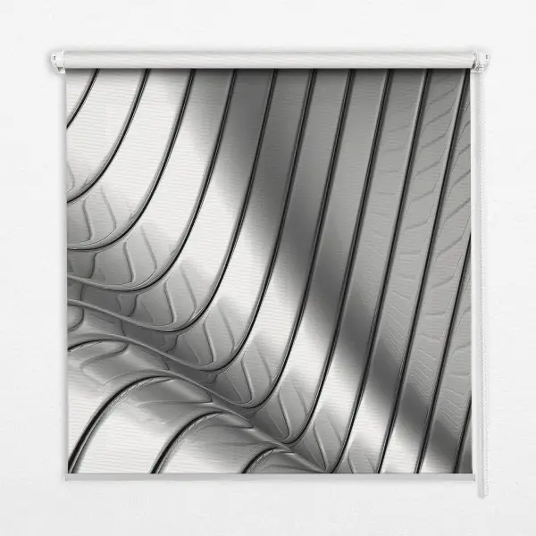 Fensterrollo mit metallischem Abstraktionsmuster