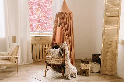 Fensterrollo mit Muster aus gestreiften Dreiecken
