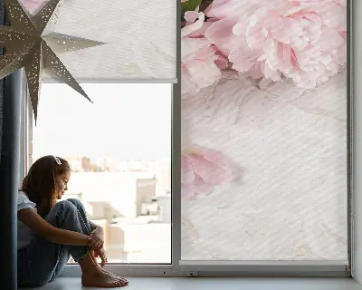 Fensterrollo für den Innenbereich mit Blumenmuster
