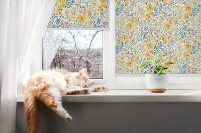 Fensterrollo innen mit Blumenmuster