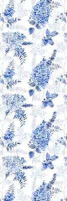 Fensterrollo mit blauem Blumenmuster