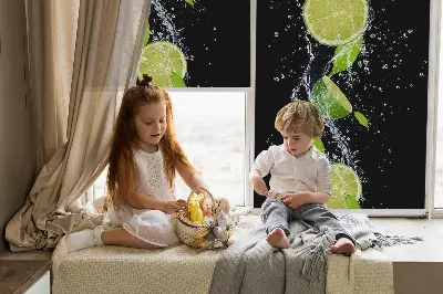 Rollo für Fenster mit dem Motiv Kalk fällt ins Wasser