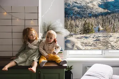 Fensterrollo für den Innenbereich mit Bergen als Motiv