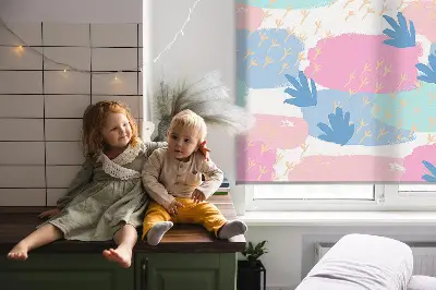 Fensterrollo für den Innenbereich mit Motiv von Spuren auf farbigem Hintergrund