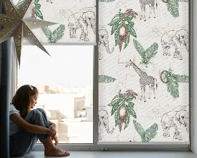Rollo Fenster mit Motiv von Giraffen Elefanten und Blättern
