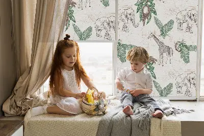 Rollo Fenster mit Motiv von Giraffen Elefanten und Blättern