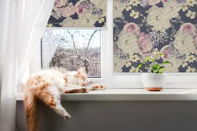 Fensterrollo für den Innenbereich mit Rosenmotiv
