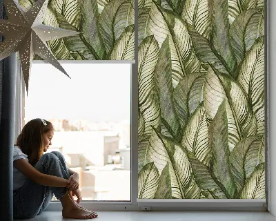 Fensterrollo mit Blättermotiv