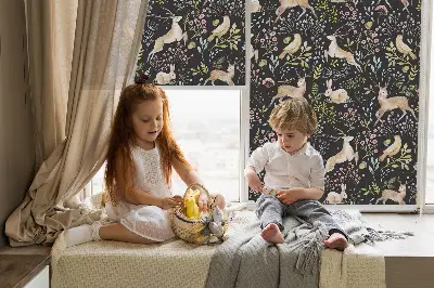Fensterrollo für den Innenbereich mit Motiv von Rehen, Vögeln und Kaninchen