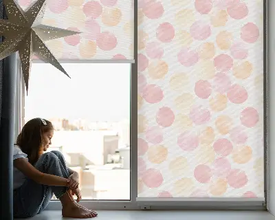 Fensterrollo für den Innenbereich mit buntem Fleckenmuster