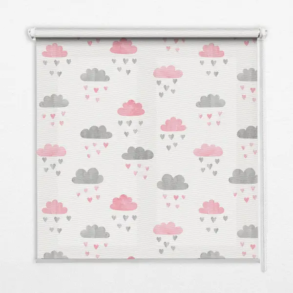 Fensterrollo mit rosa und grauen Wolken