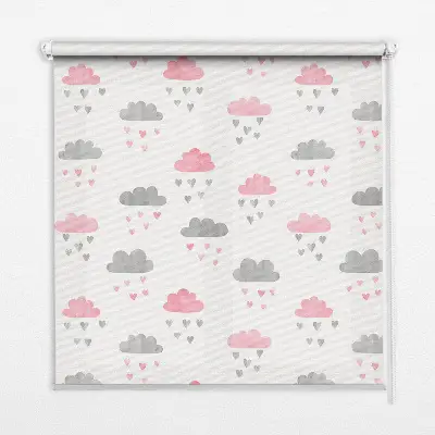Fensterrollo mit rosa und grauen Wolken
