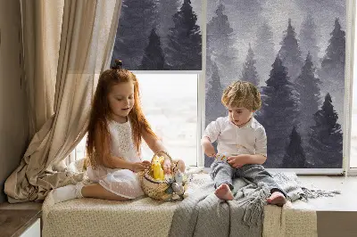Rollo Fenster mit Nebelwald Motiv