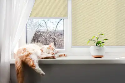 Fensterrollo in hellgelber Farbe