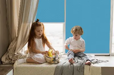 Fensterrollo für den Innenbereich in der Farbe Blau
