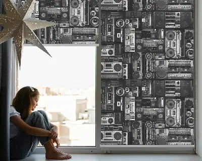 Fensterrollo mit integriertem Radiolautsprecher